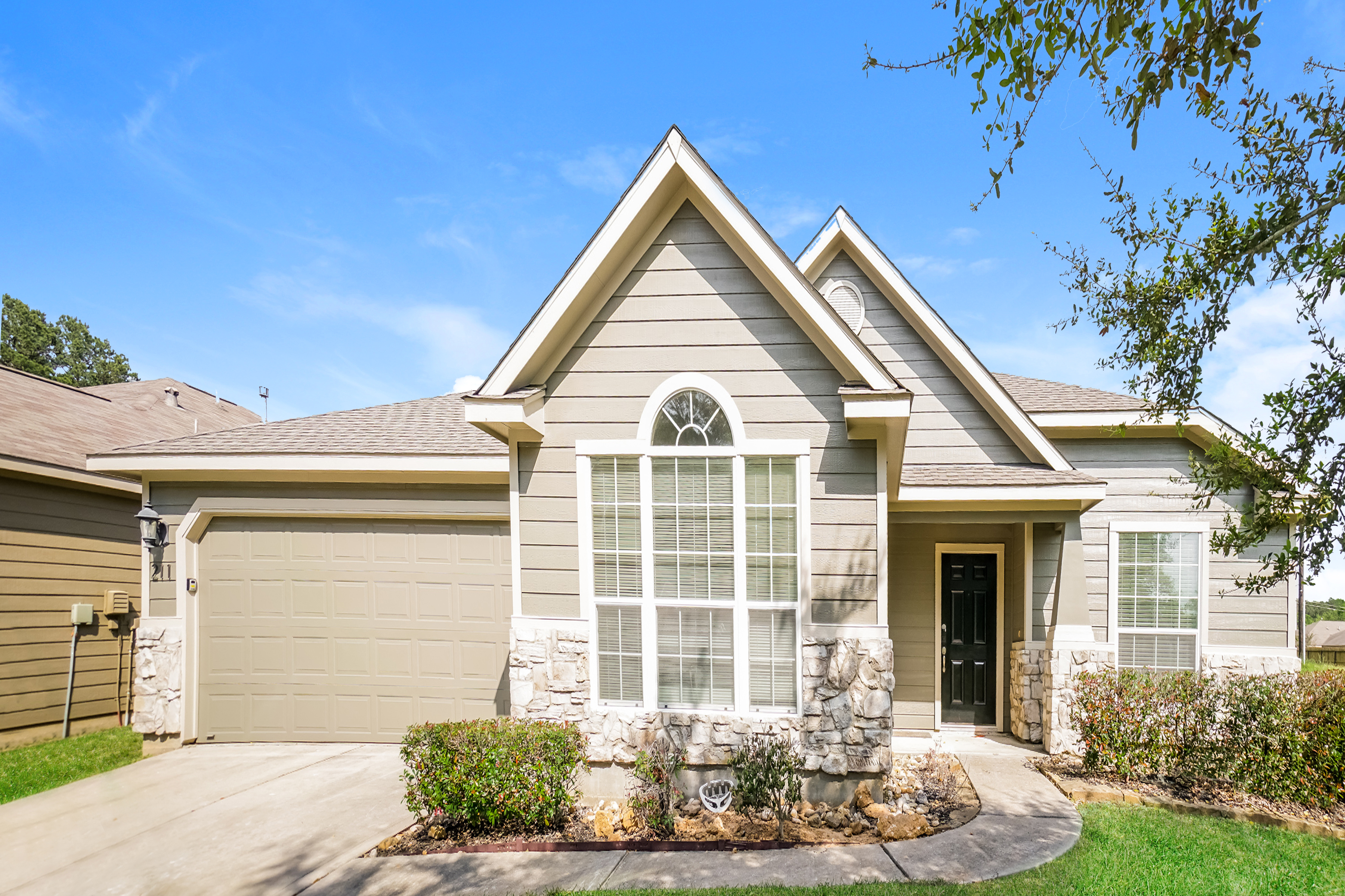 211 Summer Pine Ct Conroe, TX 77304